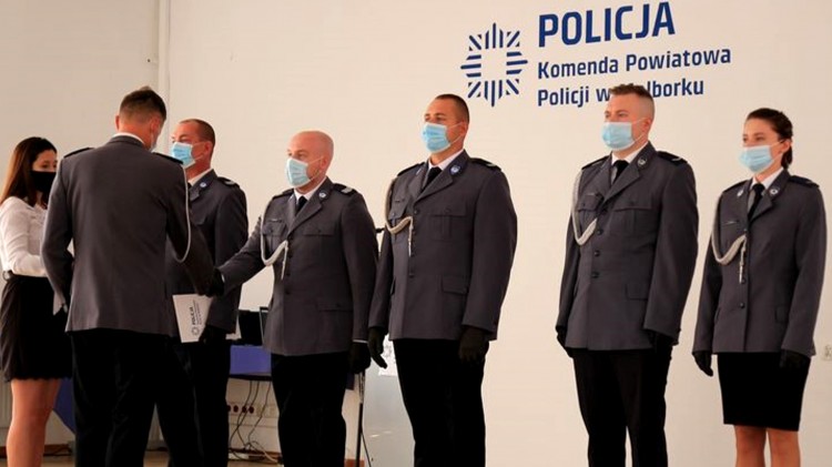 Malbork. Wręczono awanse i wyróżnienia podczas powiatowych obchodów Święta Policji.