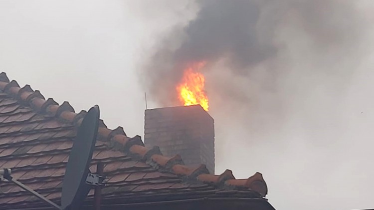 Pożary sadz w przewodach kominowych – raport sztumskich służb mundurowych.