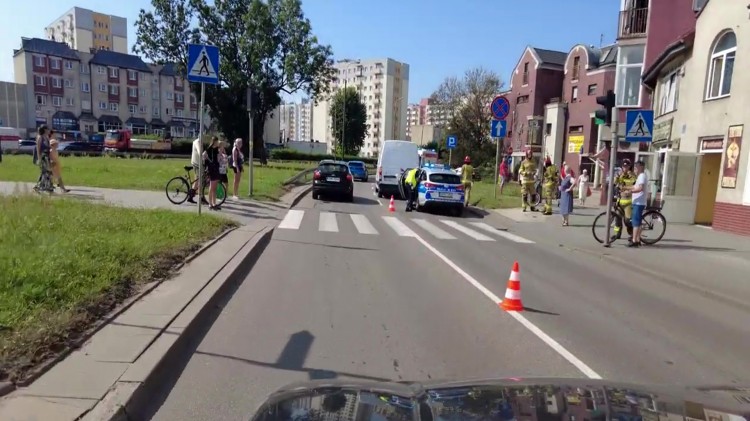 Malbork. Potrącenie 85-letniego rowerzysty na przejściu dla pieszych.