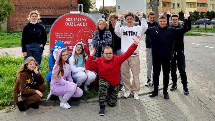 Malbork. I LO walczy o 50 tys. zł zbierając elektrośmieci.