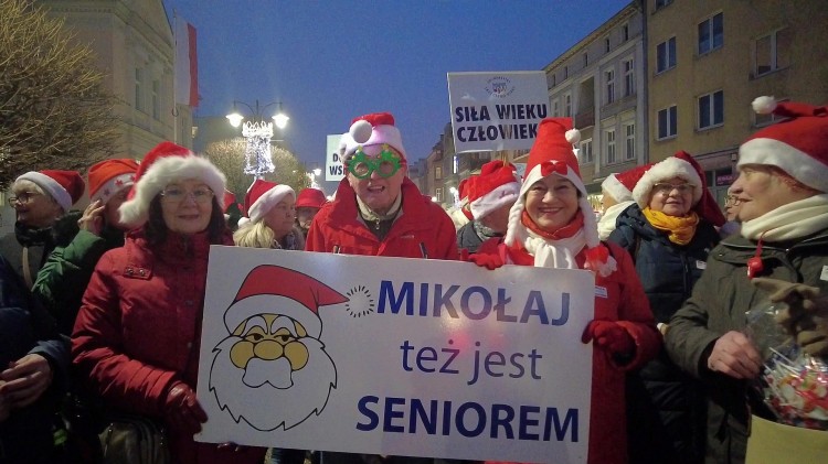 Malbork. Miejska Zabawa Mikołajkowa i iluminacja choinki 06.12.2022
