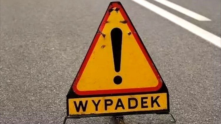 Kobieta ranna po zderzeniu osobówek w Kościeleczkach – tygodniowy raport malborskich służb mundurowych.
