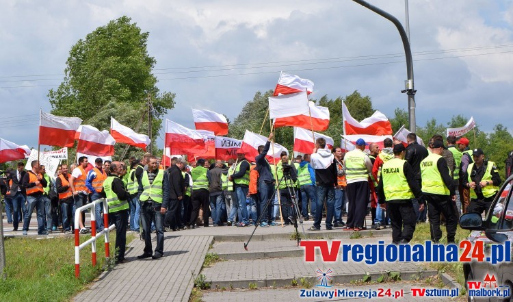 PROTEST RYBAKÓW Z MIERZEI. BLOKOWALI SIÓDEMKĘ - 24.06.2015