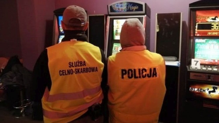 Malbork.  Kolejne nielegalne automaty zarekwirowane przez policję.