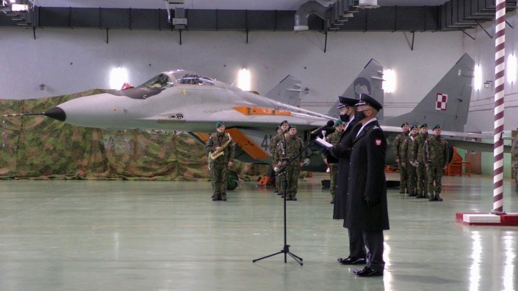 22. Baza Lotnictwa Taktycznego w Malborku ma nowego dowódcę. Został nim doświadczony pilot MiG-29, płk Mariusz Wiączkowski [wideo, zdjęcia]