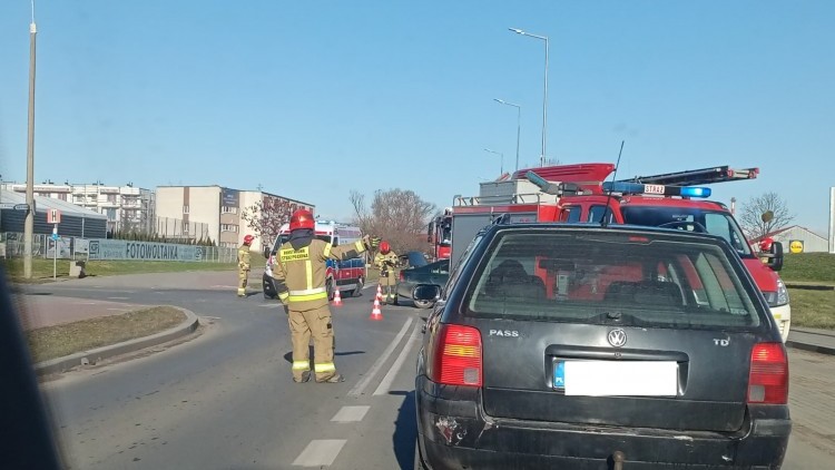 Dwie osoby w szpitalu po wypadku na skrzyżowaniu Kotarbińskiego i de Gaulle'a w Malborku.