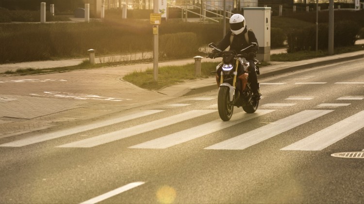 Malbork. Piesi i motocykliści na celowniku policyjnych działań.
