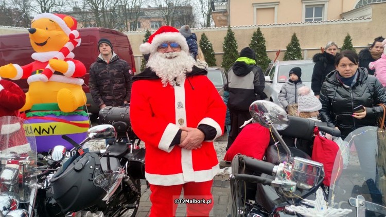 Malbork. Mikołaje na Motocyklach odwiedziły grzeczne dzieci - 04.12.2022 wideo i foto