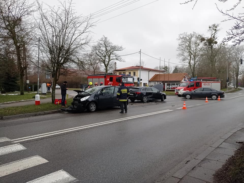Jedna osoba ranna po wypadku drogowym w Starym Polu  – weekendowy raport malborskich służb mundurowych.