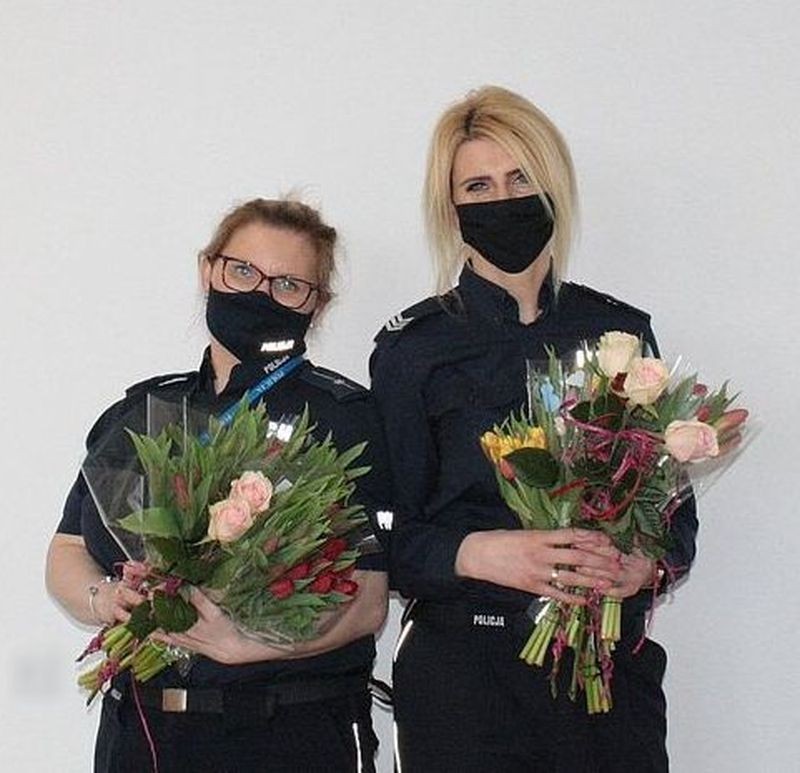 Życzenia z okazji Dnia Kobiet od malborskich policjantów.
