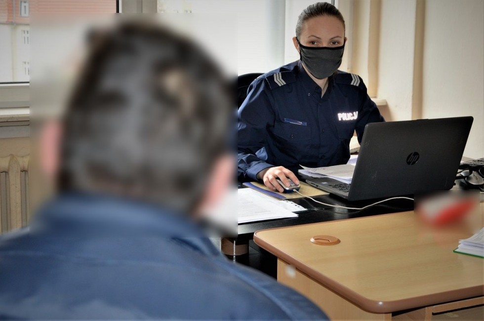 Tczew. Pijany kierowca spowodował wypadek i uciekł z miejsca zdarzenia.
