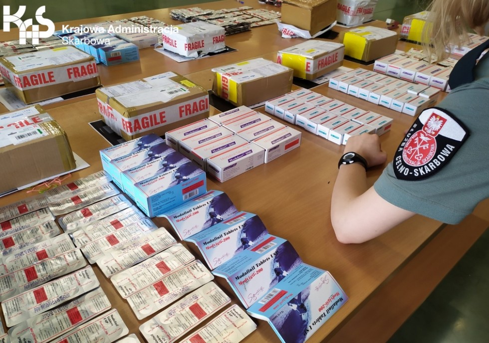 Największe w ostatnich latach ujawnienie środków farmaceutycznych w Oddziale Celno Pocztowym w Pruszczu Gdańskim.