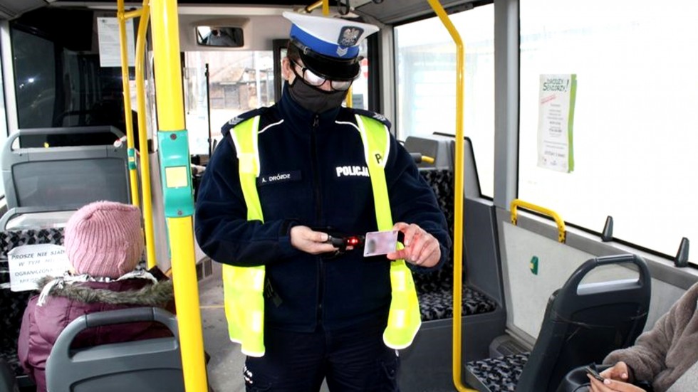 Malbork. Autobusy pod lupą policjantów i sanepidu.