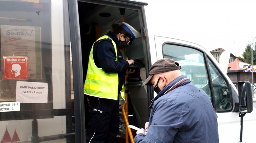 Malbork. Autobusy pod lupą policjantów i sanepidu.
