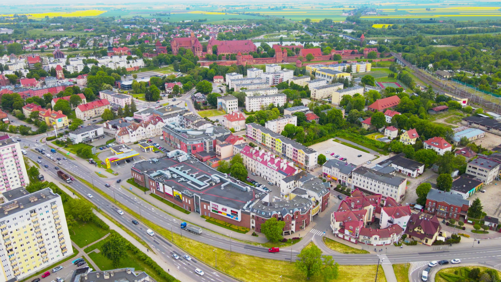 Malbork. Gigantyczny dźwig w centrum miasta. 60-milionowa inwestycja w cukrowni.