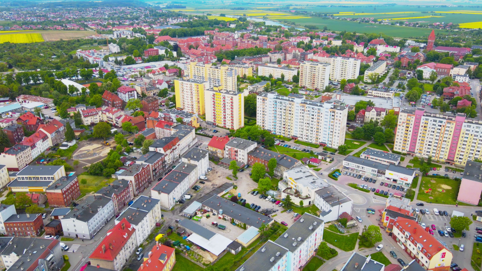 Malbork. Gigantyczny dźwig w centrum miasta. 60-milionowa inwestycja w cukrowni.