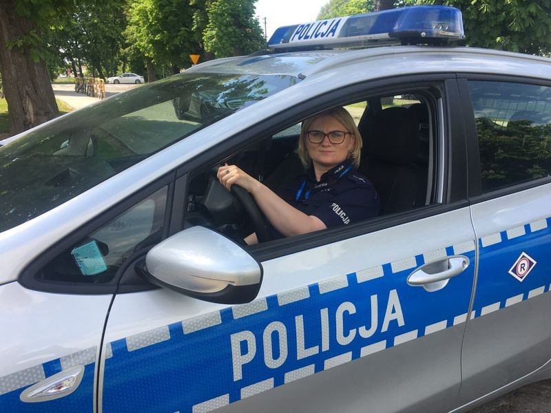 Malbork. 3-letnie dziecko zgubiło się na drodze – interweniowali policjanci.