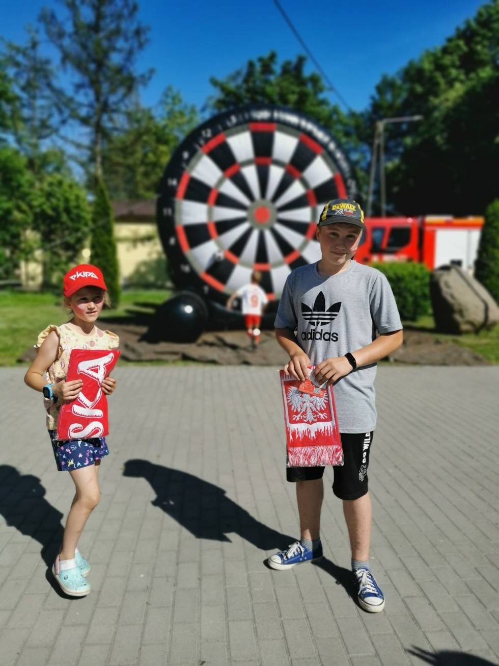 Miłoradz. Piknik kibica – mieszkańcy wspólnie przygotowywali się do meczu Polska-Słowacja.