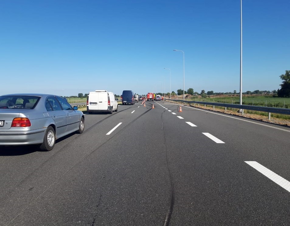 S7. Poszkodowany w wypadku w Starych Babkach kierowca trafił do szpitala.