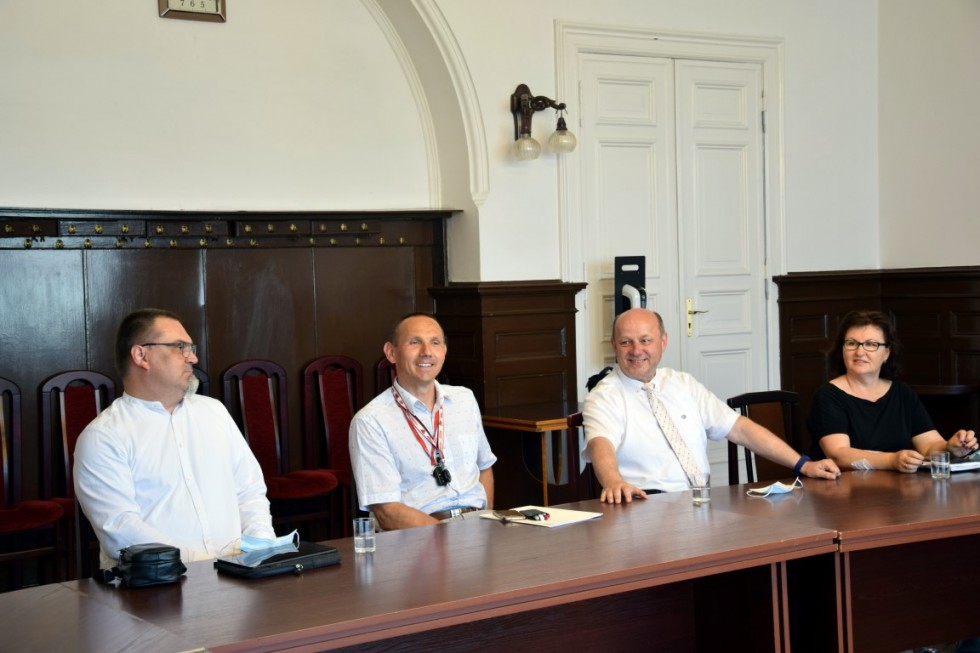 Malbork. Nagrody Starosty dla najlepszych abiturientów szkół ponadpodstawowych.