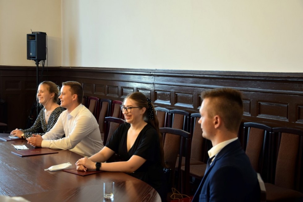 Malbork. Nagrody Starosty dla najlepszych abiturientów szkół ponadpodstawowych.