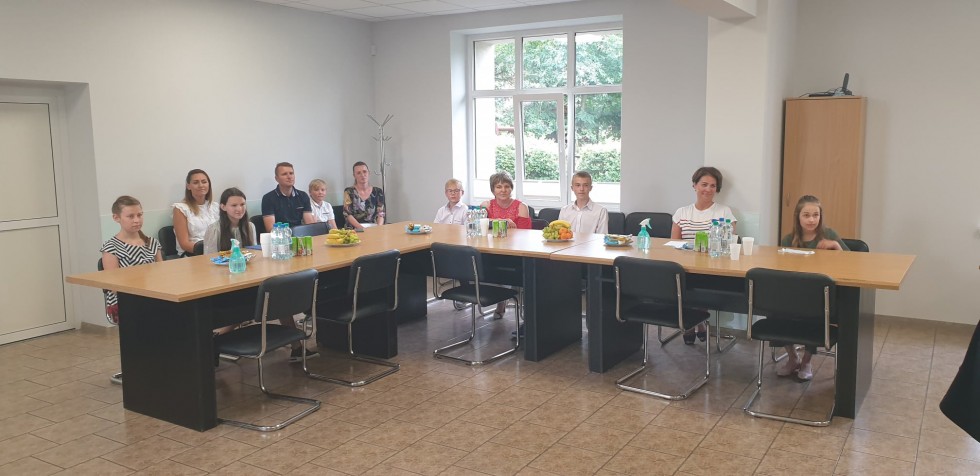 Gmina Malbork. Wręczono stypendia dla najlepszych uczniów.