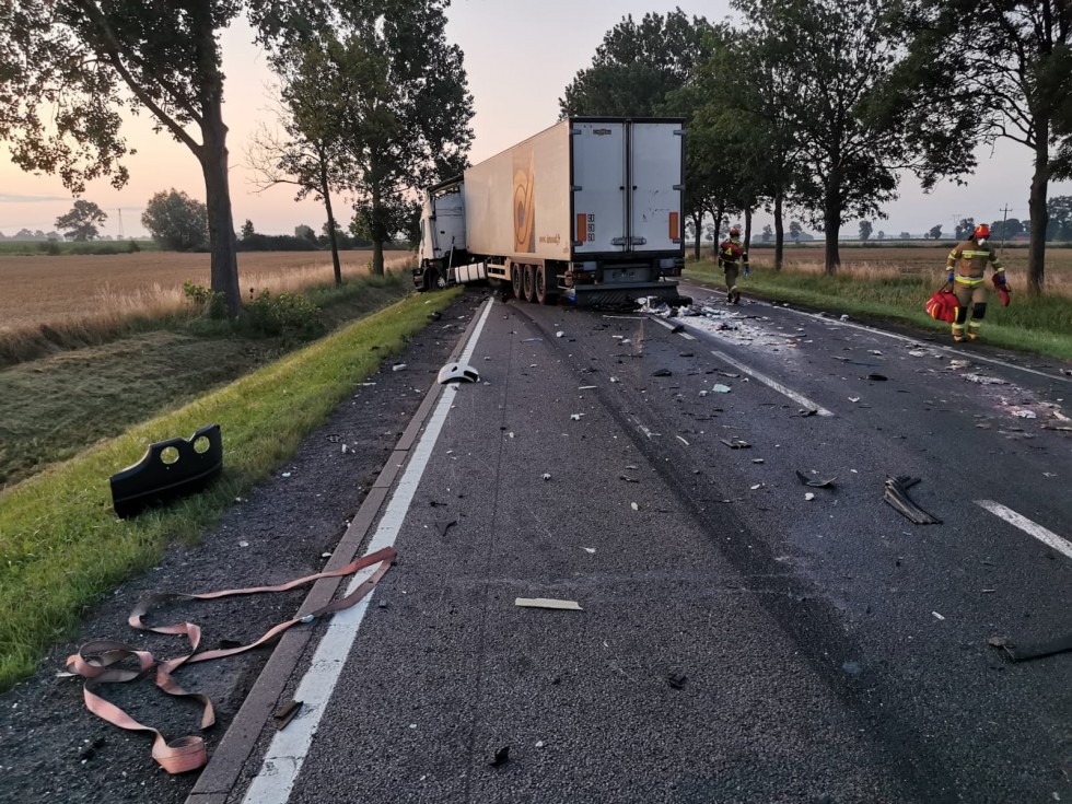 DK22. Zderzenie dwóch ciężarówek – utrudnienia w ruchu mogą potrwać jeszcze kilka godzin.