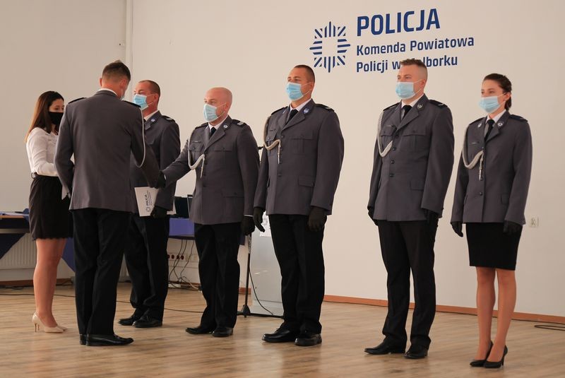 Malbork. Wręczono awanse i wyróżnienia podczas powiatowych obchodów Święta Policji.