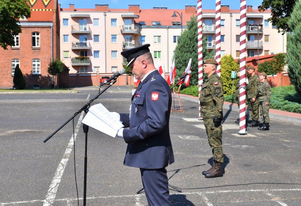 Malbork. Przysięga wojskowa absolwentów szkół mundurowych.