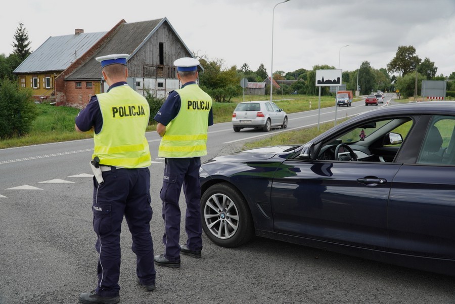 Policjanci apelują - wspólnie zadbajmy o bezpieczeństwo podczas ostatniego weekend wakacyjnego.