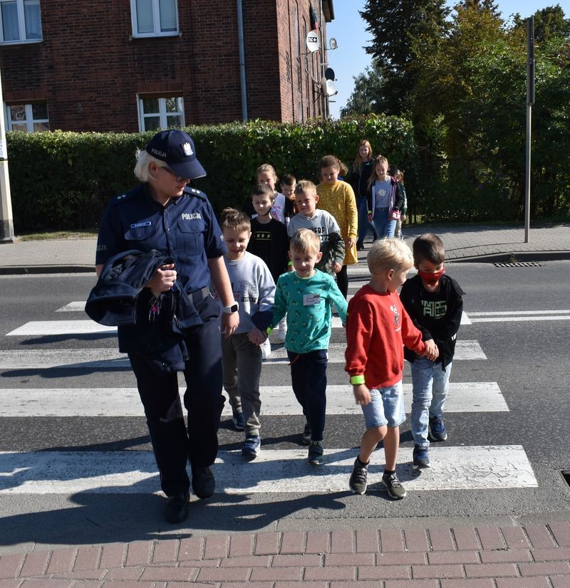 Malbork. Bezpieczna droga do szkoły – policyjna akcja dla najmłodszych.