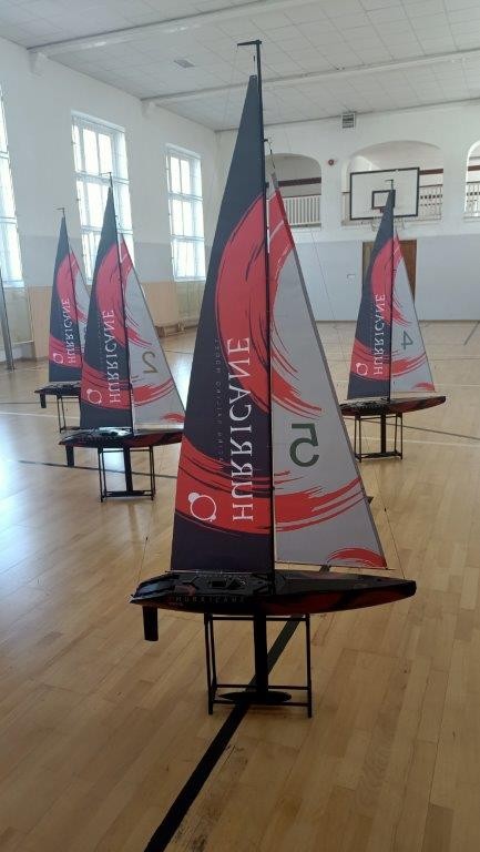 Żaglówki na pilota, czyli regaty modeli RC na rzece Elbląg.