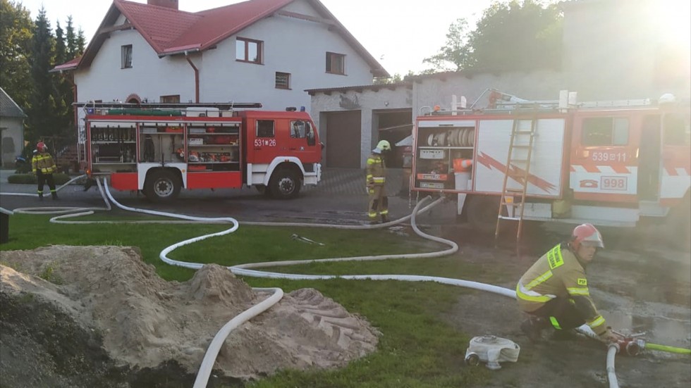 15 zastępów straży walczyło z pożarem obory w Nowym Targu – raport sztumskich służb mundurowych.