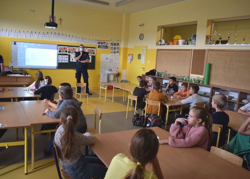 Handlował skradzioną bronią – weekendowy raport malborskich służb mundurowych.