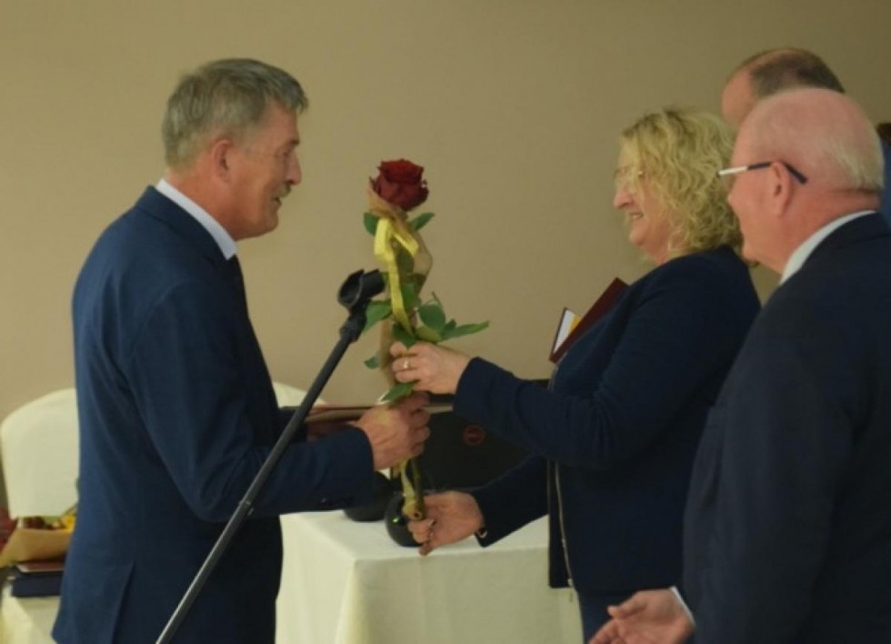 Malbork. Wręczono nagrody starosty i kuratora oświaty dla nauczycieli.