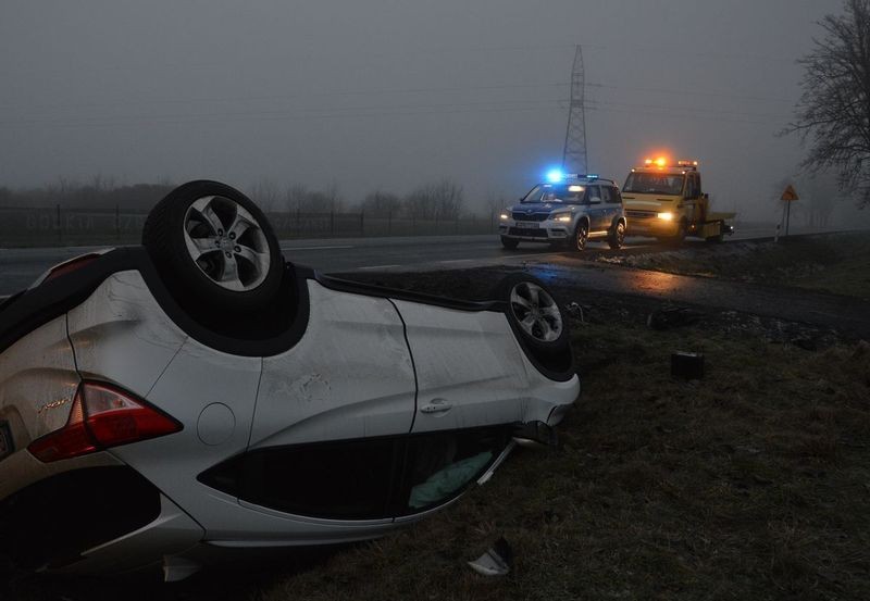 Uwaga na trudne warunki na drogach – policja apeluje o ostrożność.