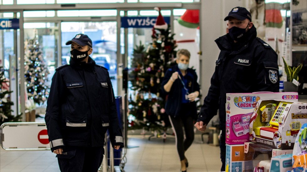 Nowy Dwór Gdański. Policjanci apelują o przestrzeganie obostrzeń.
