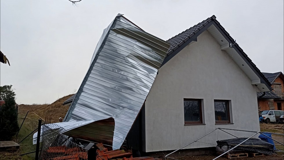 Sztum. Ponad 80 interwencji w związku z usuwaniem skutków porywistego wiatru.