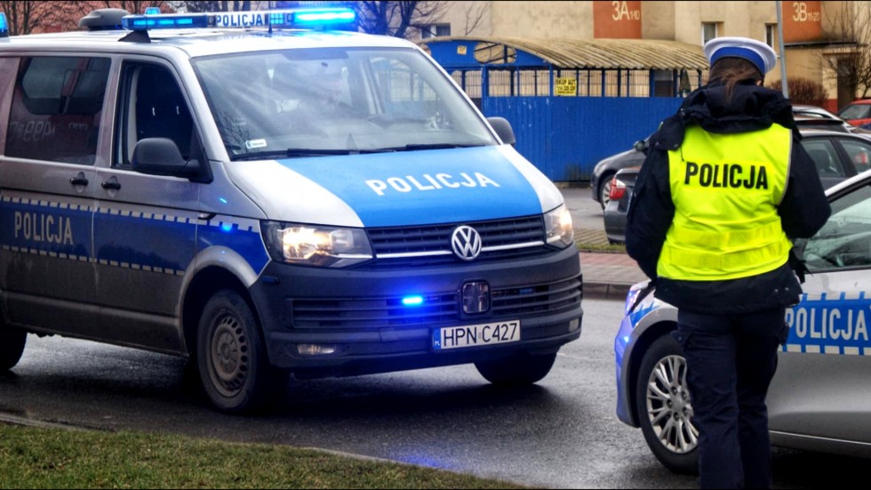 Nowy Dwór Gdański. Jedna osoba w szpitalu po zderzeniu się trzech osobówek.