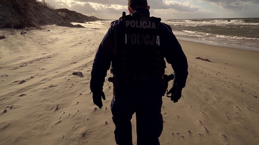 Piaski. Ewakuacja turystów z plaży i detonacja miny z czasów II wojny światowej.