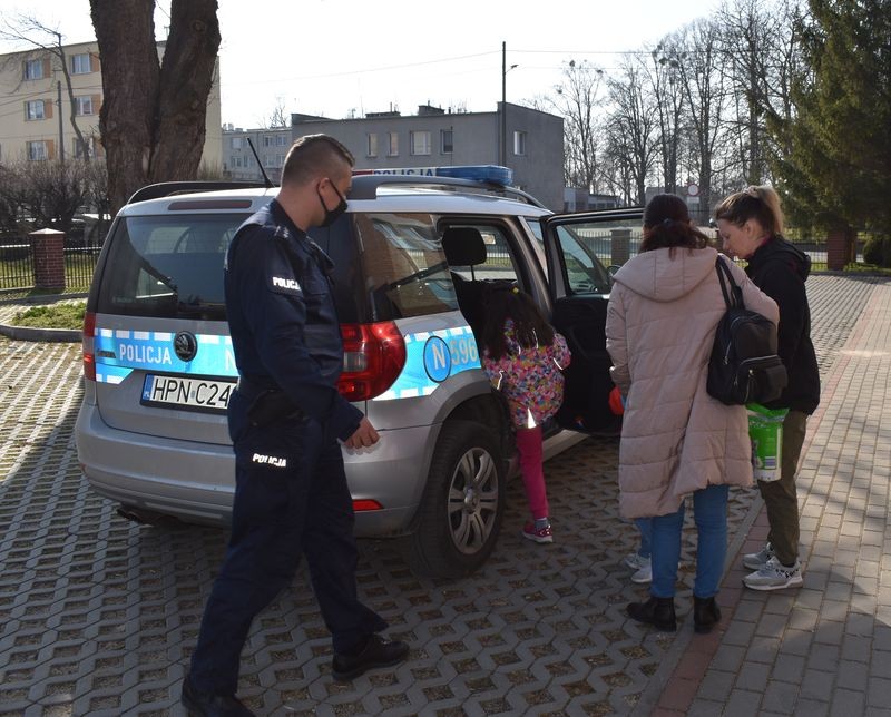 Malbork. Policyjna pomoc na rzecz ukraińskich rodzin.