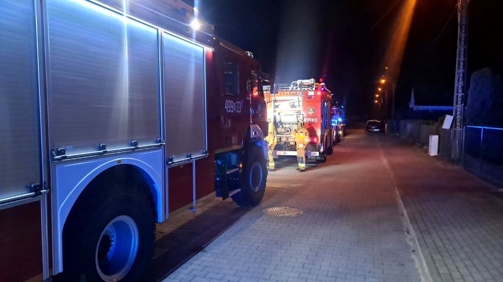 Sztutowo. Pożar budynku mieszkalnego – 3 osoby poszkodowane.