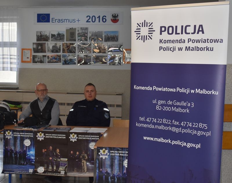 Malbork – Uroczyste wręczenie świadectw w klasach mundurowych.