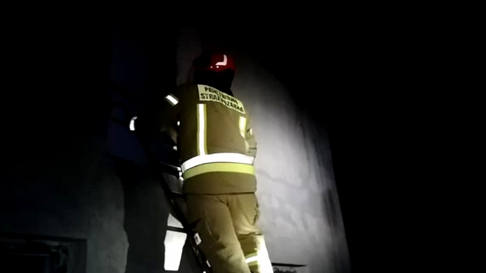 Pożar obory w Lasowicach Wielkich – weekendowy raport malborskich służb mundurowych.