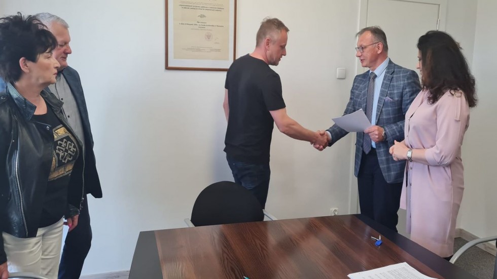 Powiat nowodworski. Powstaną zatoki parkingowe w Stegnie.