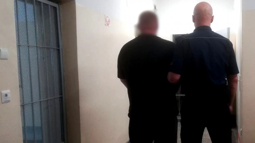 Malbork. W mieszkaniu ukrył kilogram narkotyków - grozi mu do 10 lat więzienia.