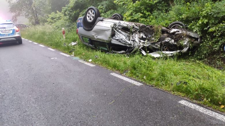 Powiat sztumski. Zasnął za kierownicą auta i wpadł do rowu.