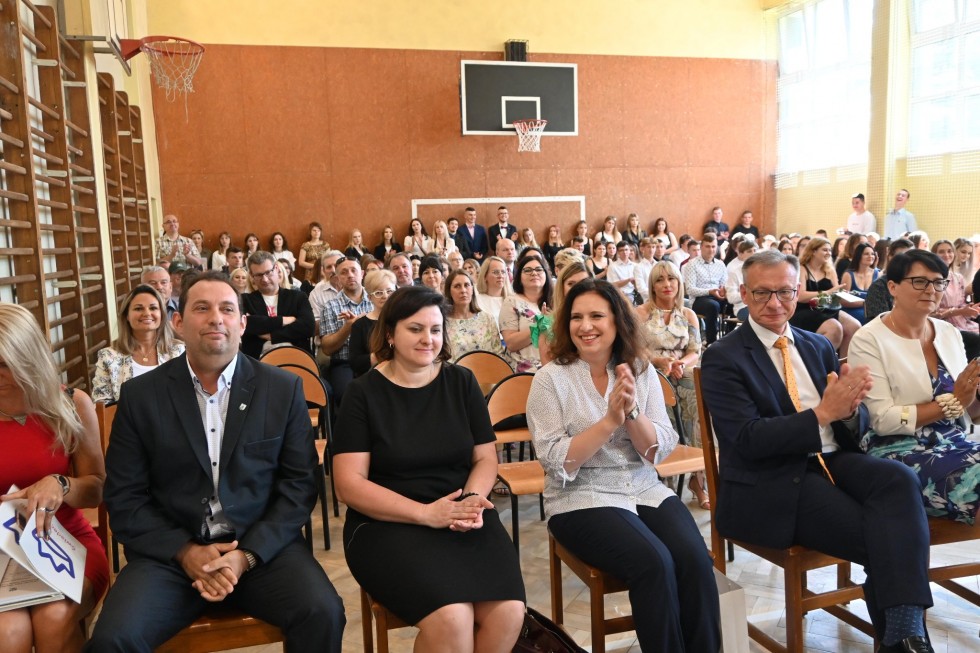 Nowy Dwór Gdański. Stypendia starosty dla najlepszych uczniów na zakończenie roku szkolnego.