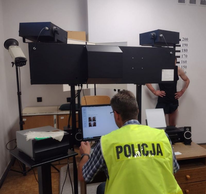 Malbork. Chciał mieć pamiątki z podróży, więc je ukradł - grozi mu do 10 lat więzienia.