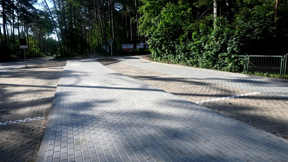 Stegna. Nowe zatoki parkingowe na ul. Morskiej.